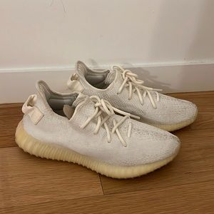 Yeezy - Size 7 (Barely Worn)